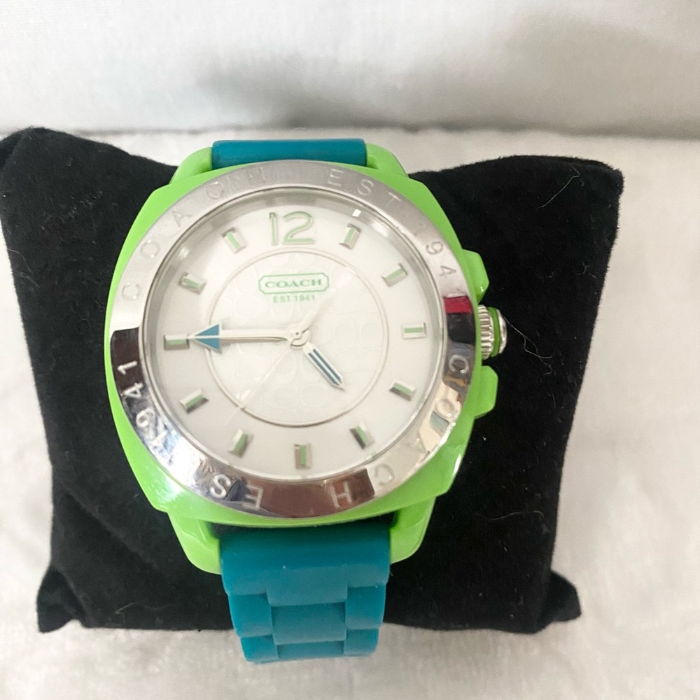 EUC Coach unisex watch w/pillow
